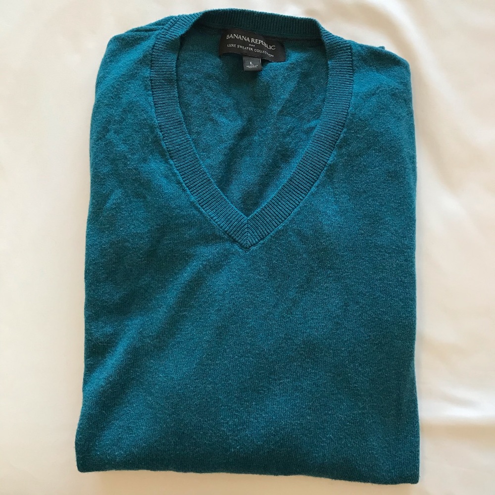 Banana Republic v-neck sweater L